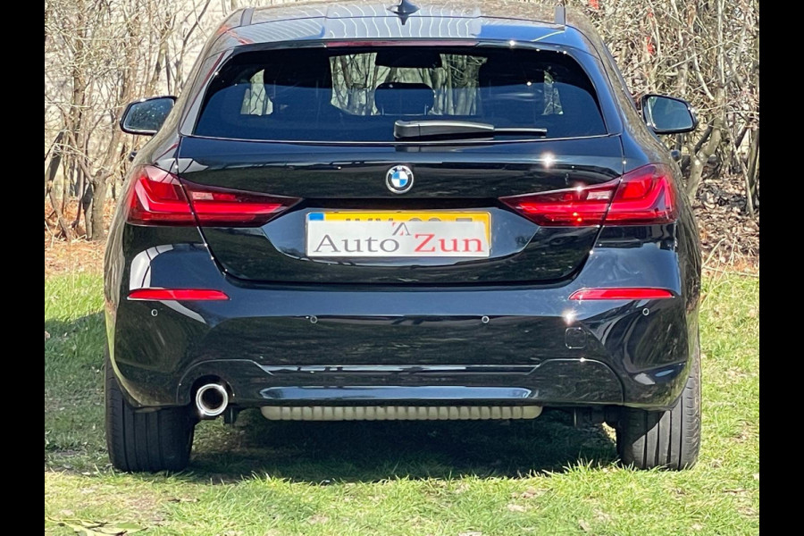 BMW 1-serie 118i High Executive/Automaat/Carplay/Navi/Cruise C