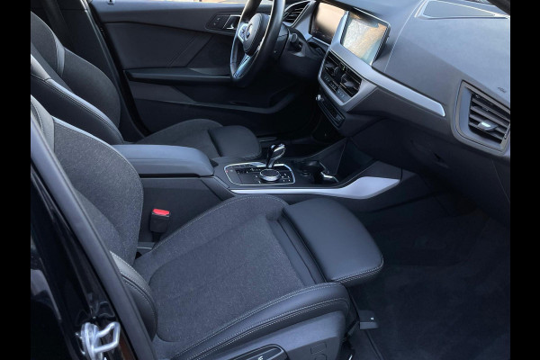BMW 1-serie 118i High Executive/Automaat/Carplay/Navi/Cruise C