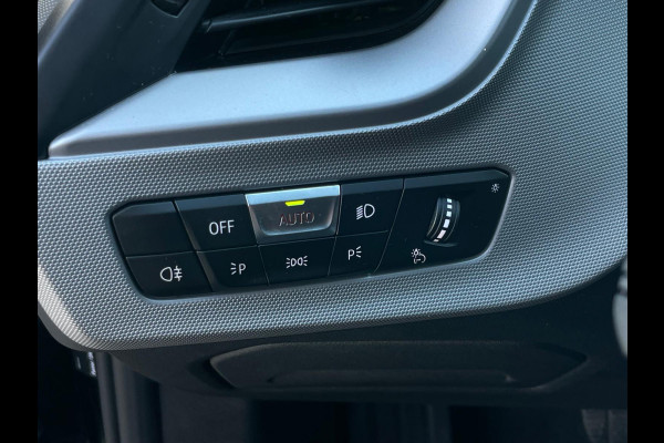 BMW 1-serie 118i High Executive/Automaat/Carplay/Navi/Cruise C