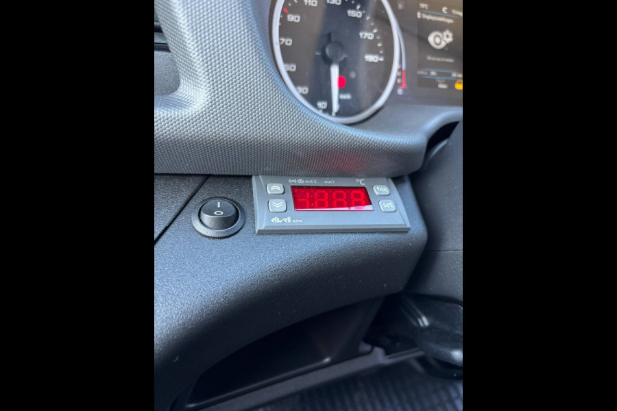 Iveco Daily 35S18HA L4H2 16M3 180PK KOELWAGEN KOELER KOEL KüHLWAGEN KüHLKOFFER FRIGO (ZIE OPMERKINGEN) NAVIGATIE ADAPTIVE CRUISE CONTROL LED  AIRCO ECC GEVEERDE BESTUURDERSSTOEL 270 GRADEN ACHTERDEUREN