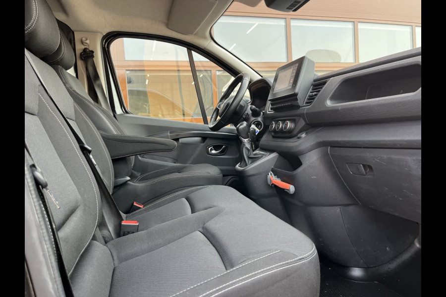 Renault Trafic 2.0 dCi 150 E6 L2 Work Edition 3 Zits Lease €372 p/m, Airco, Navi Carplay, PDC, Led, Imperiaal, Trekhaak, Cruise controle, Onderhoudshistorie aanwezig