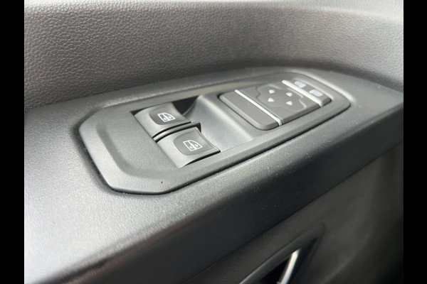 Renault Trafic 2.0 dCi 150 E6 L2 Work Edition 3 Zits Lease €372 p/m, Airco, Navi Carplay, PDC, Led, Imperiaal, Trekhaak, Cruise controle, Onderhoudshistorie aanwezig