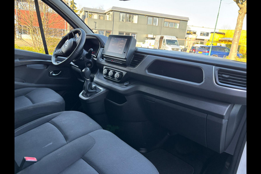 Renault Trafic T30 L2H1 150PK AUTOMAAT LED AIRCO CRUISE CONTROL CAMERA NAVIGATIE CARPLAY