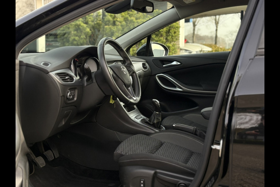 Opel Astra Sports Tourer 1.2 Business Edition | Carplay/Android, PDC, Cruise, Climate, Trekhaak | NAP |