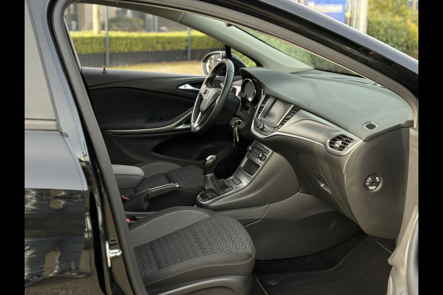 Opel Astra Sports Tourer 1.2 Business Edition | Carplay/Android, PDC, Cruise, Climate, Trekhaak | NAP |