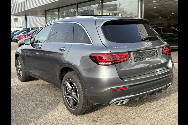 Mercedes-Benz GLC 300e 4MATIC AMG Line 320pk | PHEV | Panoramadak | Stoelverwarming | Burmeister | 360 Camera | Adaptive Cruise |