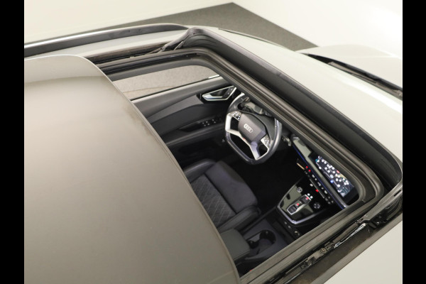 Audi Q4 e-tron 40 S-line 77kWh 204pk | SOH 94% | Panoramadak| Navigatie | Parkeercamera | Lederen bekleding | Keyless pakket | Head up display