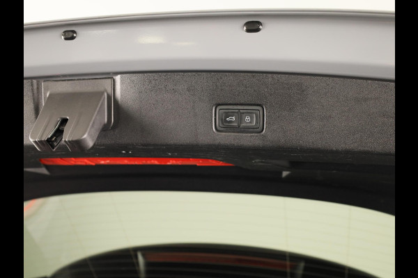 Audi Q4 e-tron 40 S-line 77kWh 204pk | SOH 94% | Panoramadak| Navigatie | Parkeercamera | Lederen bekleding | Keyless pakket | Head up display