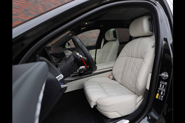 BMW 7 Serie M760e xDrive | Full option! - Theatre screen - Sky - Trekhaak
