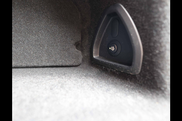 BMW 7 Serie M760e xDrive | Full option! - Theatre screen - Sky - Trekhaak