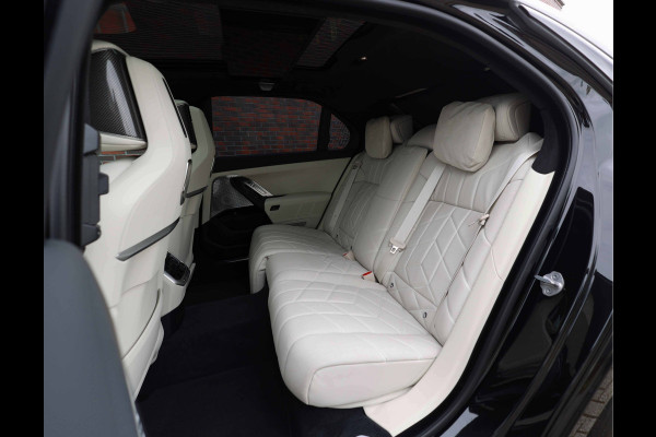 BMW 7 Serie M760e xDrive | Full option! - Theatre screen - Sky - Trekhaak