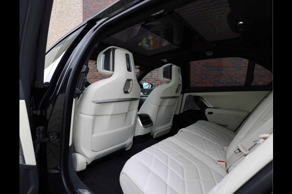 BMW 7 Serie M760e xDrive | Full option! - Theatre screen - Sky - Trekhaak
