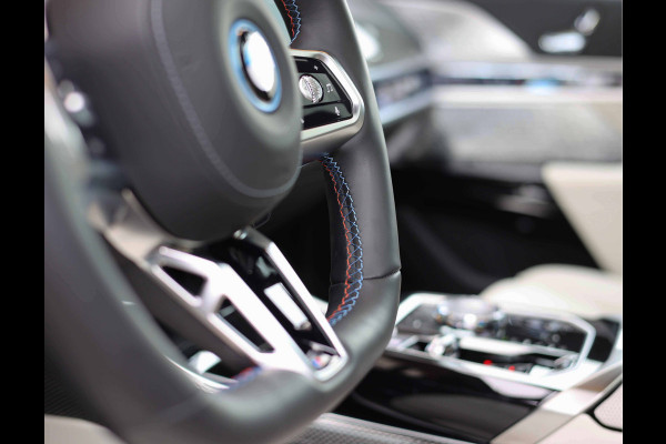 BMW 7 Serie M760e xDrive | Full option! - Theatre screen - Sky - Trekhaak