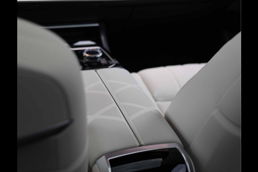 BMW 7 Serie M760e xDrive | Full option! - Theatre screen - Sky - Trekhaak