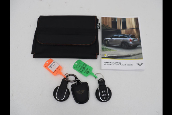 MINI Countryman 1.5 Cooper S E ALL4 Chili | Panoramadak | Leder | Head-Up | Harman/Kardon | Stoelverwarming | Adaptive cruise | Camera | Carplay | Navigatie | Climate control | PHEV | Plug In