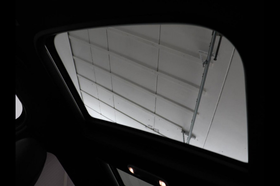 MINI Countryman 1.5 Cooper S E ALL4 Chili | Panoramadak | Leder | Head-Up | Harman/Kardon | Stoelverwarming | Adaptive cruise | Camera | Carplay | Navigatie | Climate control | PHEV | Plug In