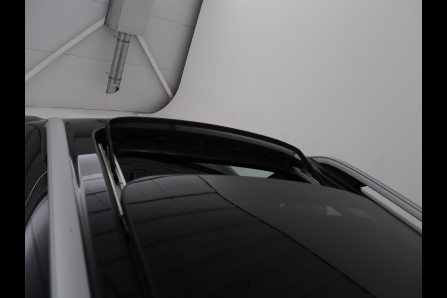 MINI Countryman 1.5 Cooper S E ALL4 Chili | Panoramadak | Leder | Head-Up | Harman/Kardon | Stoelverwarming | Adaptive cruise | Camera | Carplay | Navigatie | Climate control | PHEV | Plug In