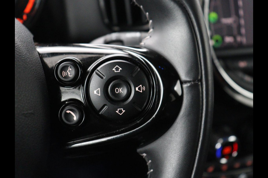MINI Countryman 1.5 Cooper S E ALL4 Chili | Panoramadak | Leder | Head-Up | Harman/Kardon | Stoelverwarming | Adaptive cruise | Camera | Carplay | Navigatie | Climate control | PHEV | Plug In