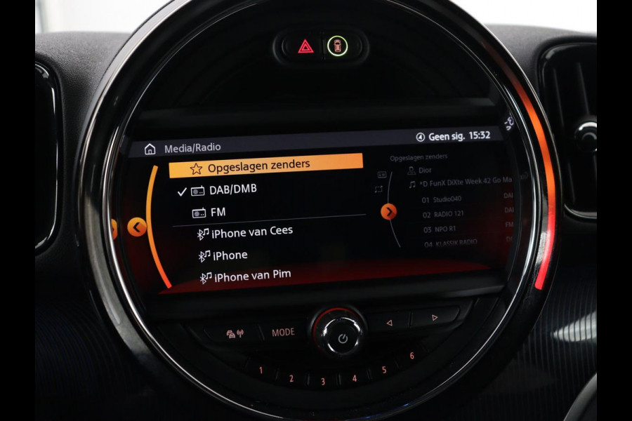 MINI Countryman 1.5 Cooper S E ALL4 Chili | Panoramadak | Leder | Head-Up | Harman/Kardon | Stoelverwarming | Adaptive cruise | Camera | Carplay | Navigatie | Climate control | PHEV | Plug In