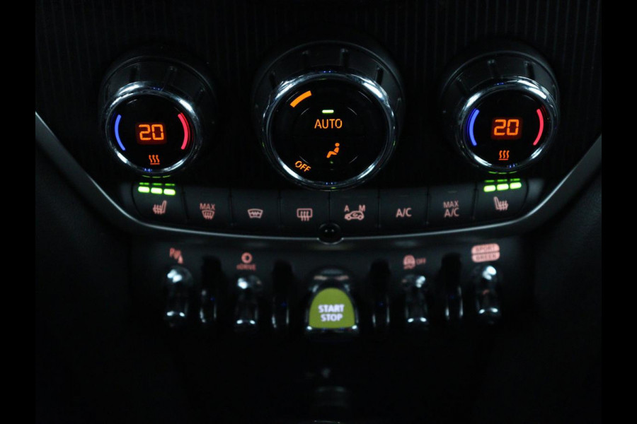 MINI Countryman 1.5 Cooper S E ALL4 Chili | Panoramadak | Leder | Head-Up | Harman/Kardon | Stoelverwarming | Adaptive cruise | Camera | Carplay | Navigatie | Climate control | PHEV | Plug In