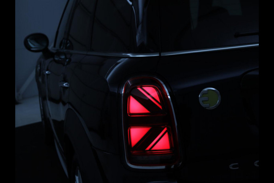 MINI Countryman 1.5 Cooper S E ALL4 Chili | Panoramadak | Leder | Head-Up | Harman/Kardon | Stoelverwarming | Adaptive cruise | Camera | Carplay | Navigatie | Climate control | PHEV | Plug In