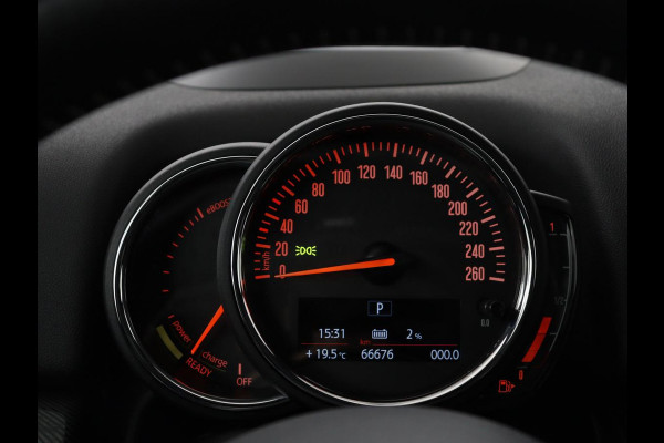 MINI Countryman 1.5 Cooper S E ALL4 Chili | Panoramadak | Leder | Head-Up | Harman/Kardon | Stoelverwarming | Adaptive cruise | Camera | Carplay | Navigatie | Climate control | PHEV | Plug In