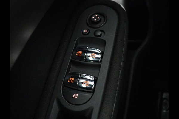 MINI Countryman 1.5 Cooper S E ALL4 Chili | Panoramadak | Leder | Head-Up | Harman/Kardon | Stoelverwarming | Adaptive cruise | Camera | Carplay | Navigatie | Climate control | PHEV | Plug In