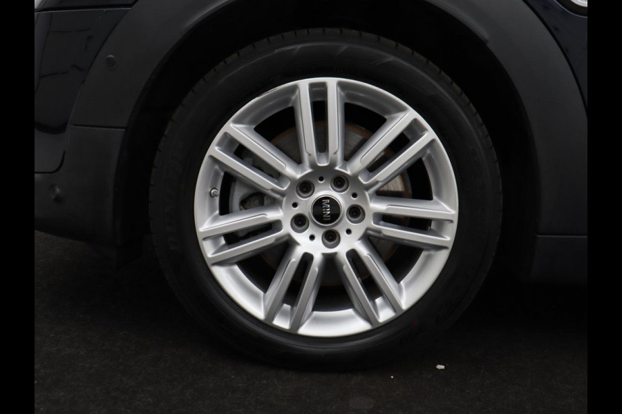 MINI Countryman 1.5 Cooper S E ALL4 Chili | Panoramadak | Leder | Head-Up | Harman/Kardon | Stoelverwarming | Adaptive cruise | Camera | Carplay | Navigatie | Climate control | PHEV | Plug In