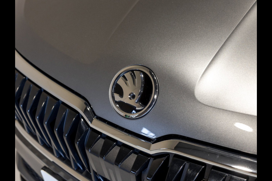 Škoda Karoq 1.5 TSI ACT Business Edition / 150pk / Achteruitrij camera / Sportstoelen / Adaptieve cruise control /