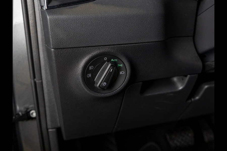 Škoda Karoq 1.5 TSI ACT Business Edition / 150pk / Achteruitrij camera / Sportstoelen / Adaptieve cruise control /