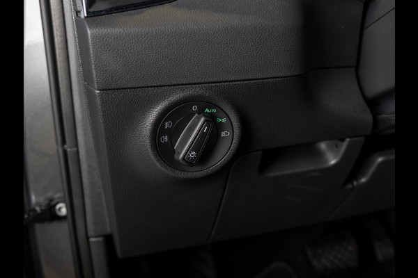 Škoda Karoq 1.5 TSI ACT Business Edition / 150pk / Achteruitrij camera / Sportstoelen / Adaptieve cruise control /