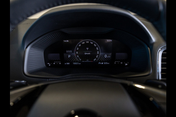 Škoda Karoq 1.5 TSI ACT Business Edition / 150pk / Achteruitrij camera / Sportstoelen / Adaptieve cruise control /