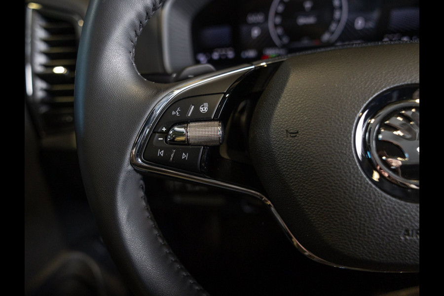 Škoda Karoq 1.5 TSI ACT Business Edition / 150pk / Achteruitrij camera / Sportstoelen / Adaptieve cruise control /