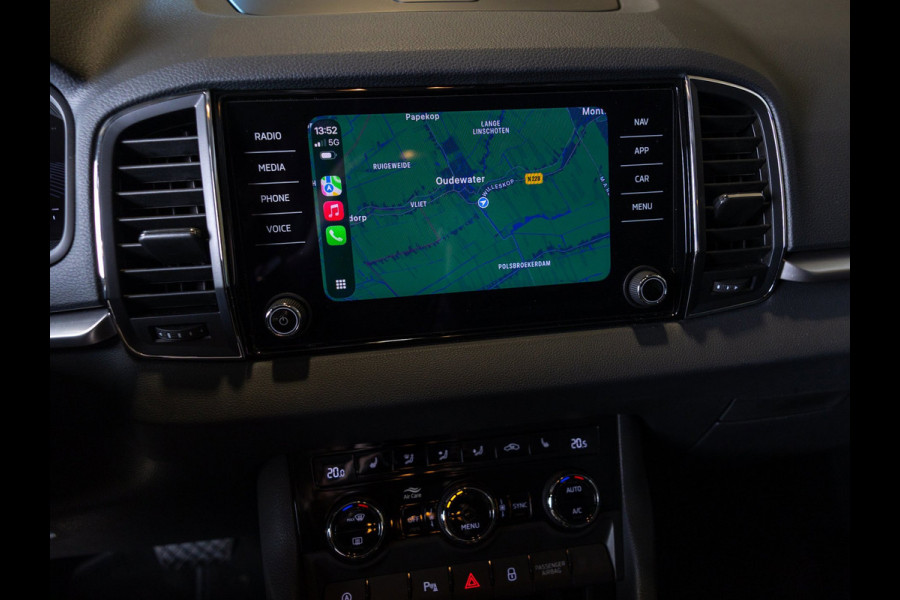 Škoda Karoq 1.5 TSI ACT Business Edition / 150pk / Achteruitrij camera / Sportstoelen / Adaptieve cruise control /