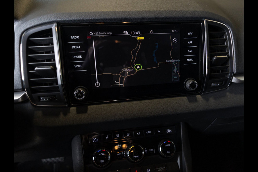 Škoda Karoq 1.5 TSI ACT Business Edition / 150pk / Achteruitrij camera / Sportstoelen / Adaptieve cruise control /