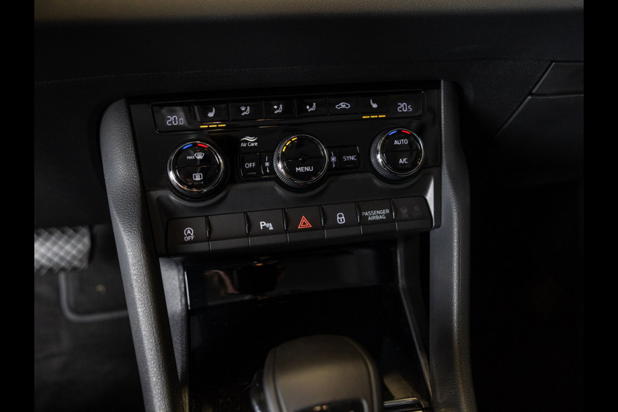 Škoda Karoq 1.5 TSI ACT Business Edition / 150pk / Achteruitrij camera / Sportstoelen / Adaptieve cruise control /