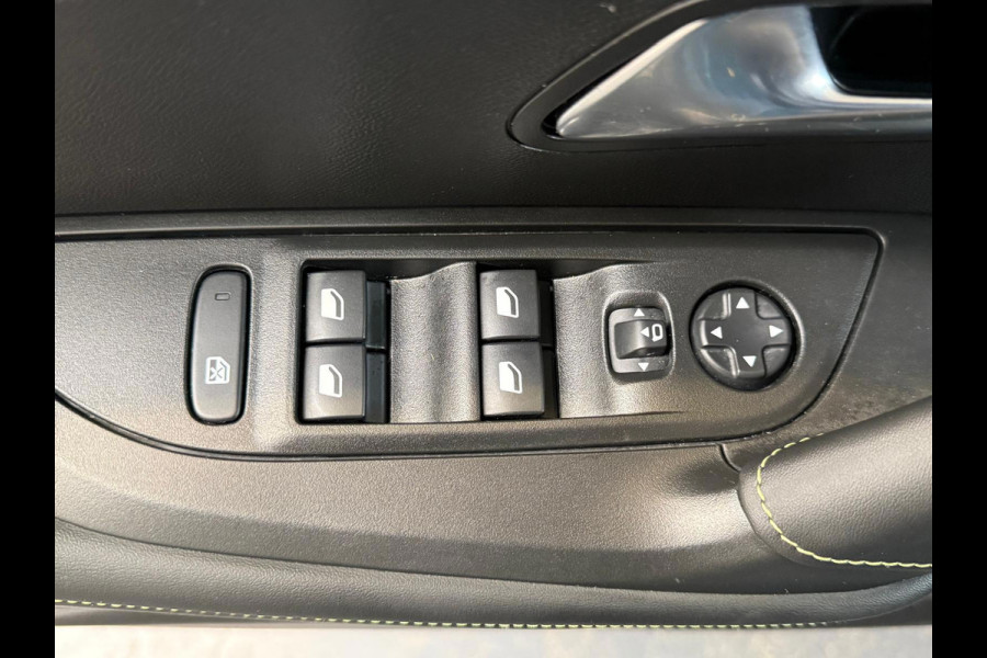 Peugeot 2008 1.2 Hybrid 145 GT Automaat, Stoelverwarming, Navi, Camera