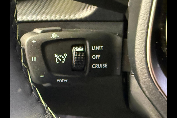 Peugeot 2008 1.2 Hybrid 145 GT Automaat, Stoelverwarming, Navi, Camera