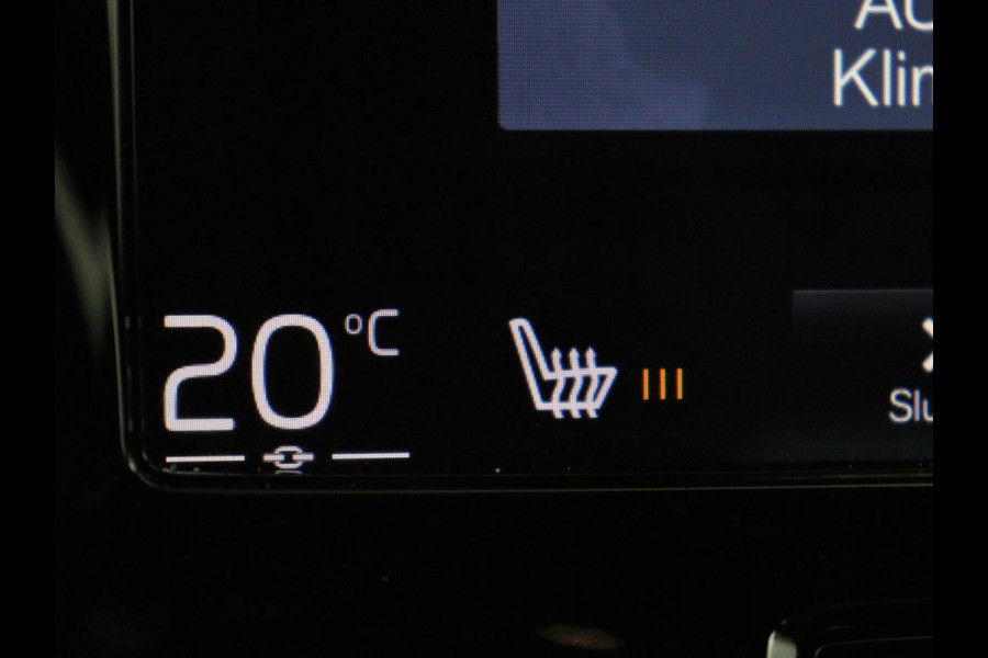 Volvo S60 2.0 T6 AWD Twin Engine R-Design | Stoelverwarming | Adaptive cruise | Standkachel | Camera | 19'' | Carplay | Full LED | Navigatie | Side Assist | Half leder | Origineel NL | PHEV | Plug In