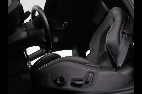 Volvo S60 2.0 T6 AWD Twin Engine R-Design | Stoelverwarming | Adaptive cruise | Standkachel | Camera | 19'' | Carplay | Full LED | Navigatie | Side Assist | Half leder | Origineel NL | PHEV | Plug In
