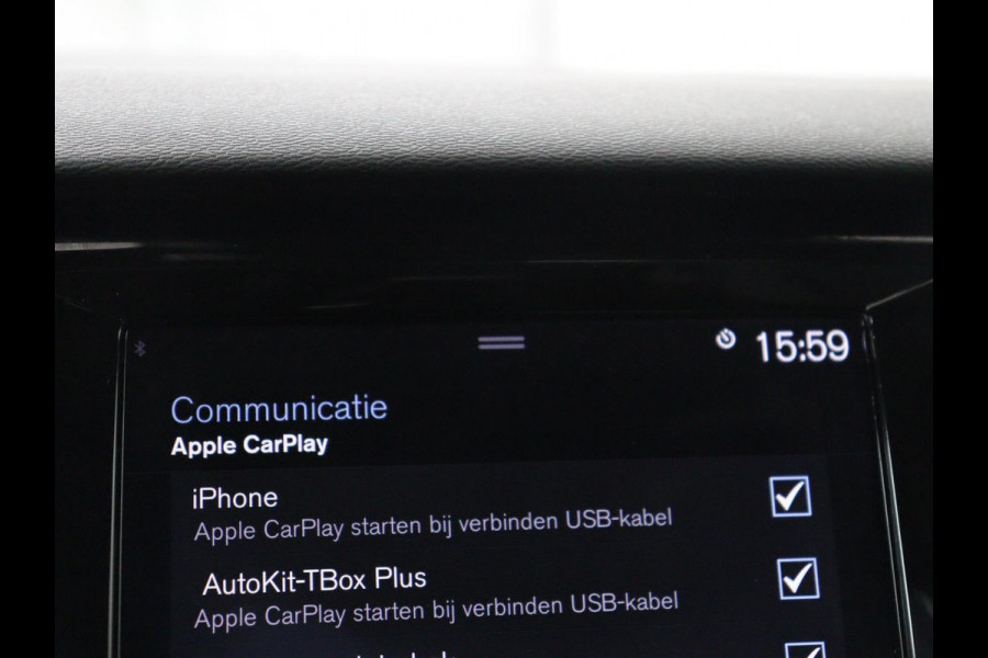 Volvo S60 2.0 T6 AWD Twin Engine R-Design | Stoelverwarming | Adaptive cruise | Standkachel | Camera | 19'' | Carplay | Full LED | Navigatie | Side Assist | Half leder | Origineel NL | PHEV | Plug In