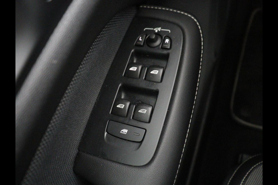 Volvo S60 2.0 T6 AWD Twin Engine R-Design | Stoelverwarming | Adaptive cruise | Standkachel | Camera | 19'' | Carplay | Full LED | Navigatie | Side Assist | Half leder | Origineel NL | PHEV | Plug In