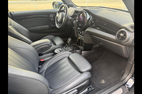 MINI Cooper SE Yours Stuurverwarming Head-up, Harman kardon, Panoramadak, Leder, Adaptieve Cruise Neem contact op en we maken een afspraak!