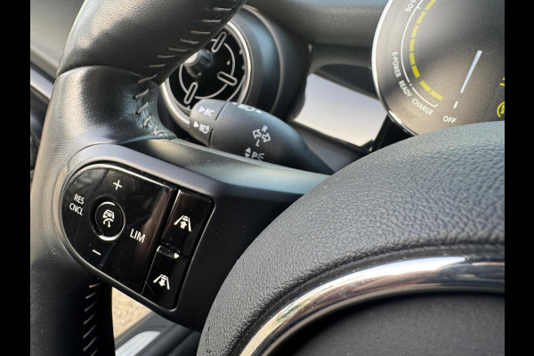 MINI Cooper SE Yours Stuurverwarming Head-up, Harman kardon, Panoramadak, Leder, Adaptieve Cruise Neem contact op en we maken een afspraak!