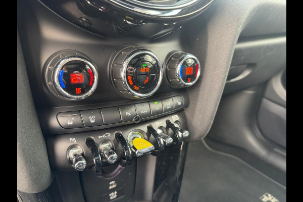 MINI Cooper SE Yours Stuurverwarming Head-up, Harman kardon, Panoramadak, Leder, Adaptieve Cruise Neem contact op en we maken een afspraak!