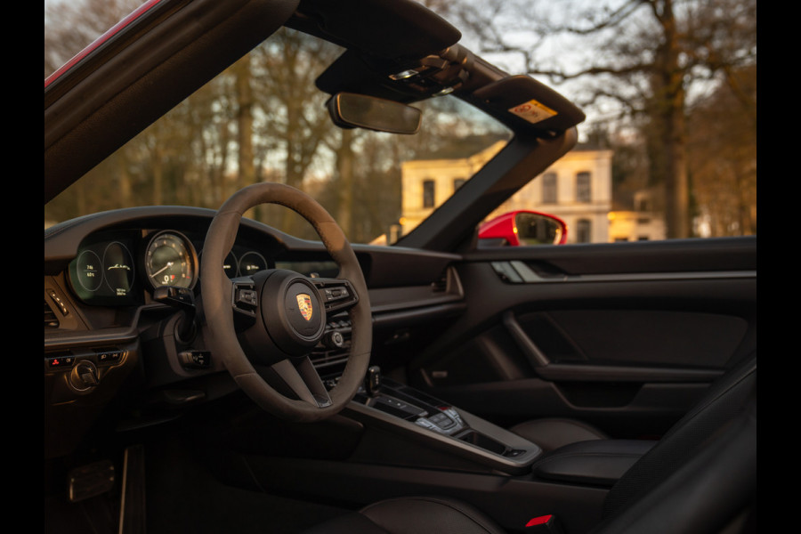 Porsche 911 Cabrio 3.0 Carrera | Sportuitlaat | Stoelventilatie | Sport Chrono | Bose