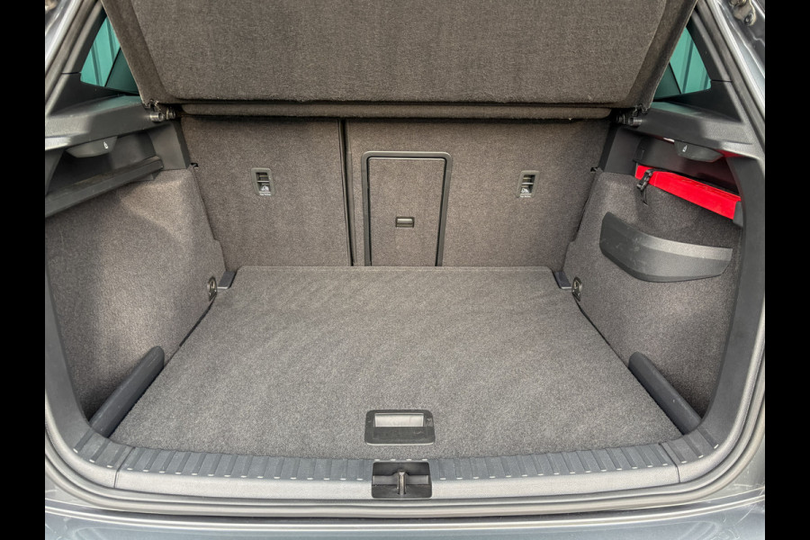 Škoda Karoq 1.5 TSI ACT Sportline Business | Leder | Camera | Adapt. Cruise control | Stoel & Stuur verw. | Prijs Rijklaar!!