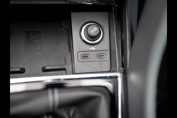 Škoda Karoq 1.5 TSI ACT Sportline Business | Leder | Camera | Adapt. Cruise control | Stoel & Stuur verw. | Prijs Rijklaar!!