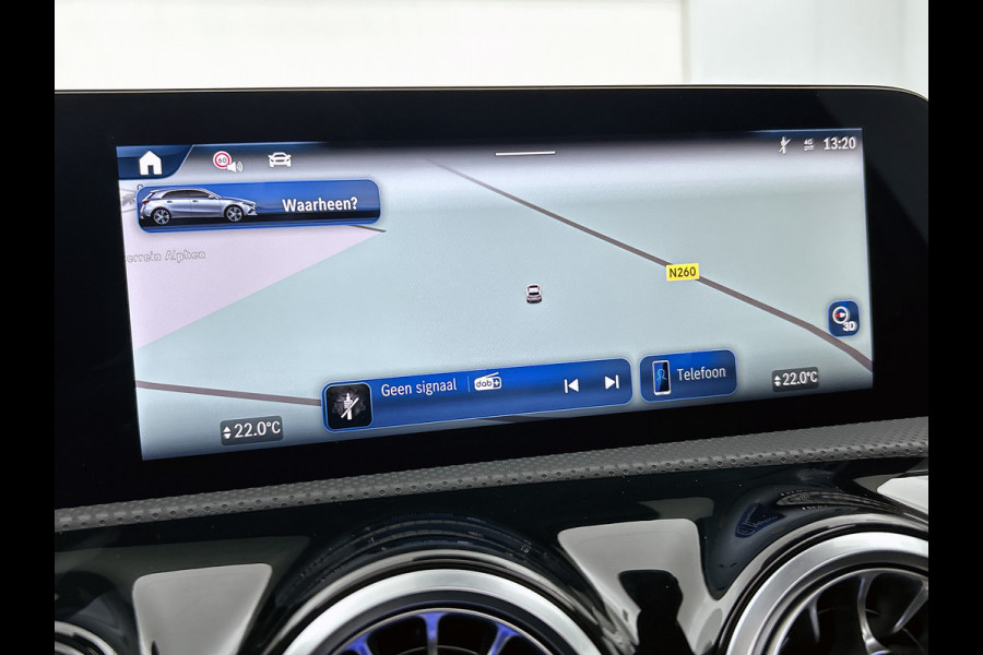 Mercedes-Benz A-Klasse 250 e Business Solution AMG | AMG Line Plus pakket | Trekhaak | 360° camera | Smartphone-integratie | Panoramaschuifdak | MULTIBEAM LED | Head-up display | 19 inch AMG velgen | Augmented Reality navigatie |