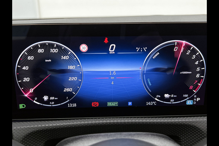 Mercedes-Benz A-Klasse 250 e Business Solution AMG | AMG Line Plus pakket | Trekhaak | 360° camera | Smartphone-integratie | Panoramaschuifdak | MULTIBEAM LED | Head-up display | 19 inch AMG velgen | Augmented Reality navigatie |
